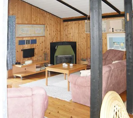 Ferienhaus Three-bedroom Holiday In 17